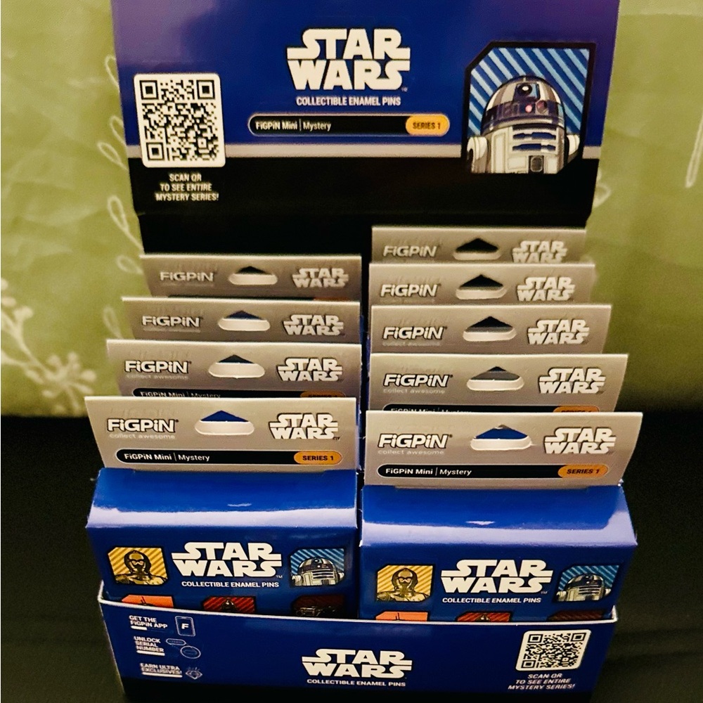 Star Wars FigPin Series 1 Mini Mystery Box Enamel Pin